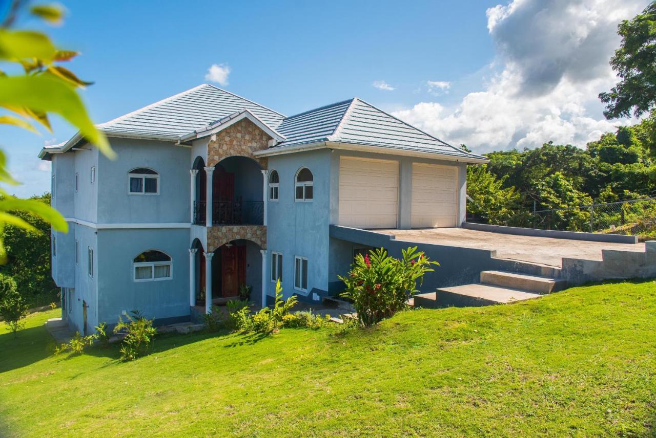 Runaway To Tranquility, Overlooking The Bay Runaway Bay Exterior foto